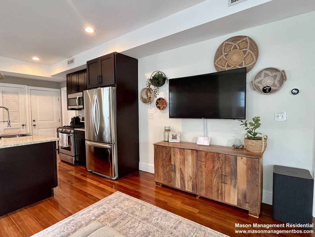 84 Chester Ave, Chelsea