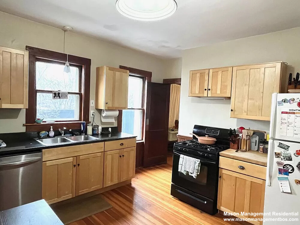 346 348 Belmont St, Bemis