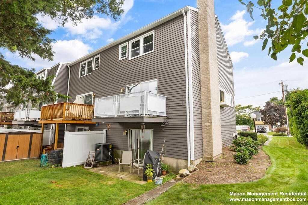 13 Circuit Ln, Watertown