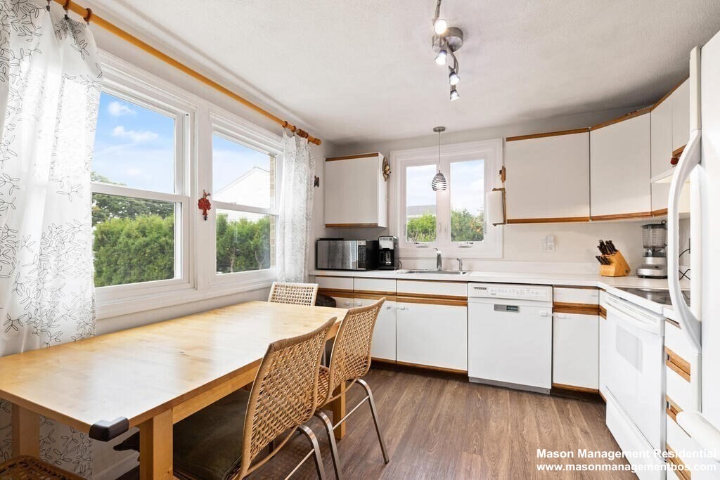 13 Circuit Ln, Watertown