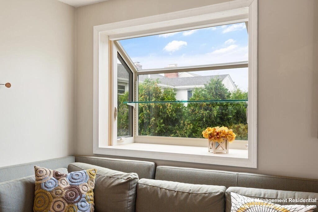 13 Circuit Ln, Watertown