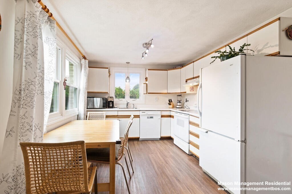 13 Circuit Ln, Watertown