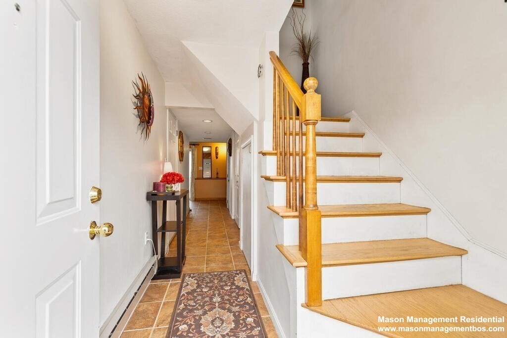 13 Circuit Ln, Watertown