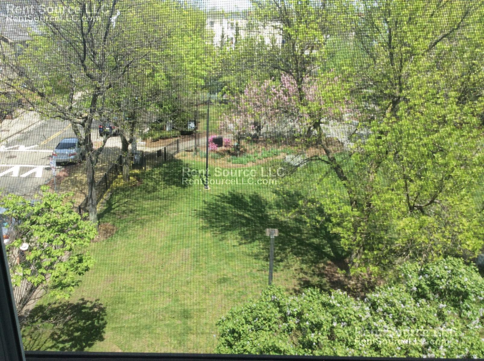 3 bed, 1 bath apartment for rent at 44 Columbia St Unit 3L, Cambridge — photo 12 of 13
