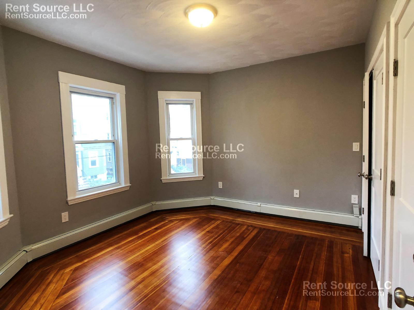 4 bed, 2 bath apartment for rent at 24 Belknap St Unit 2, Teele Square — photo 4 of 16