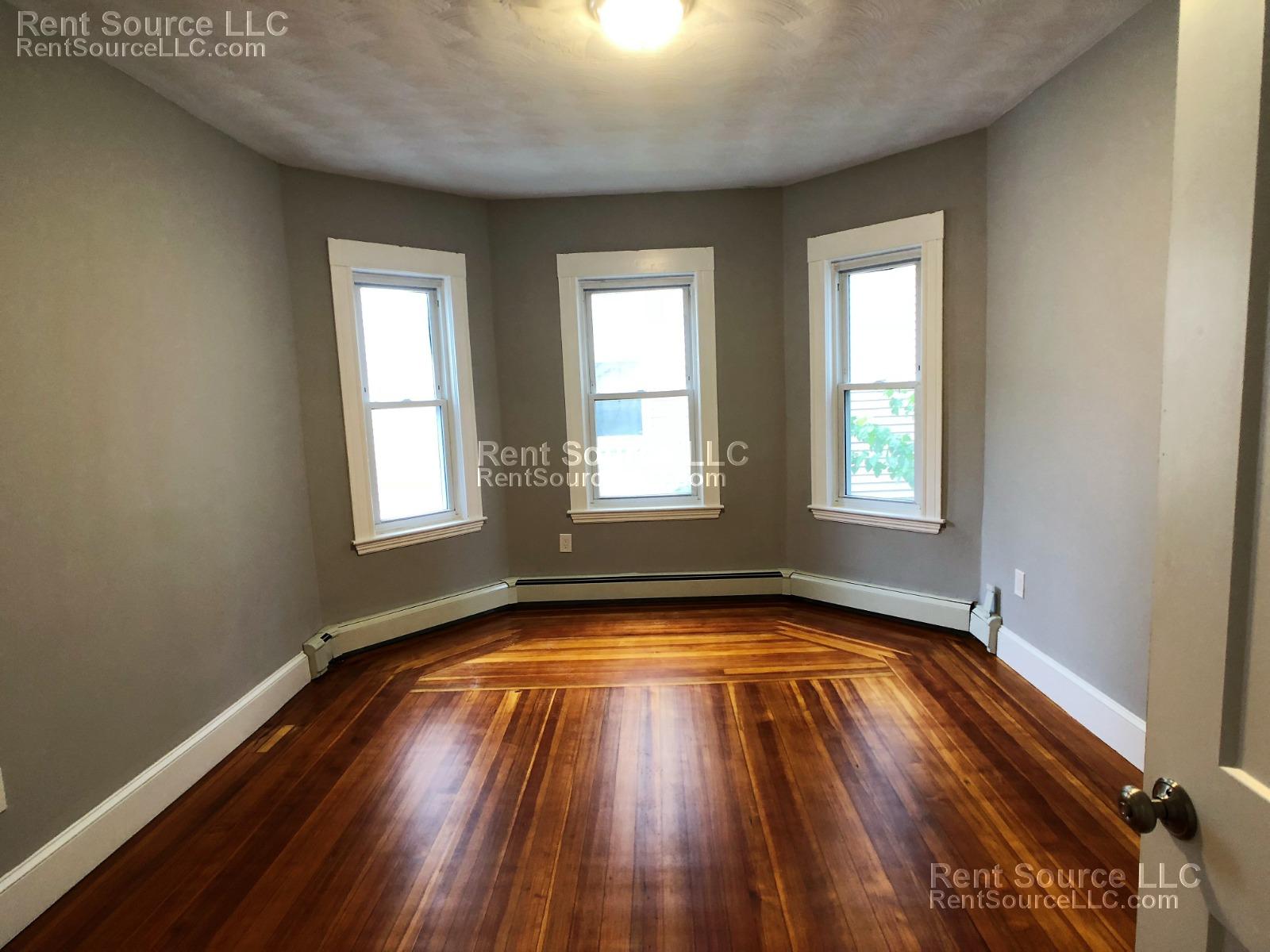 4 bed, 2 bath apartment for rent at 24 Belknap St Unit 2, Teele Square — photo 12 of 16