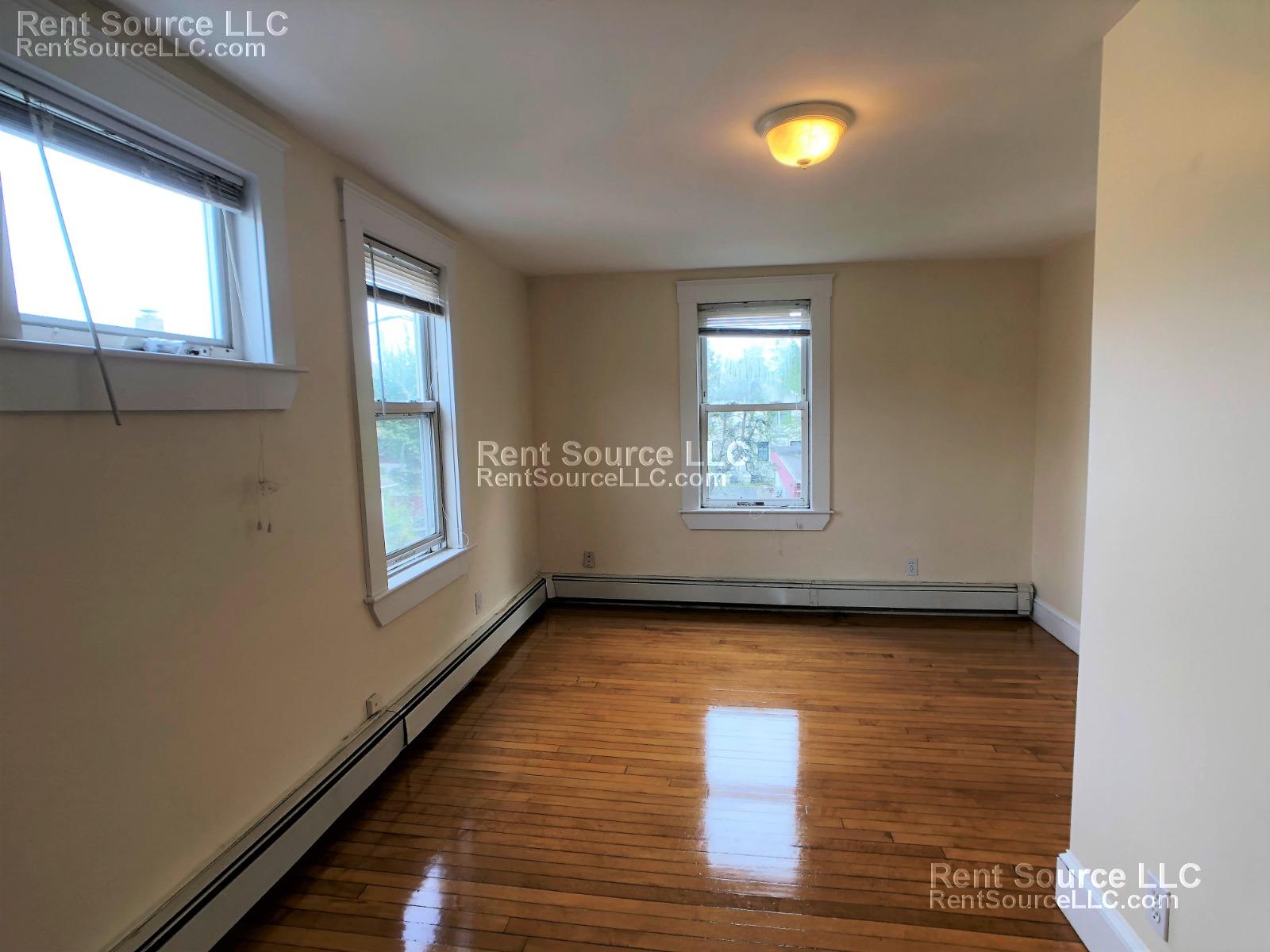 3 bed, 1 bath apartment for rent at 11 Clyde St Unit 2, Somerville — photo 5 of 18
