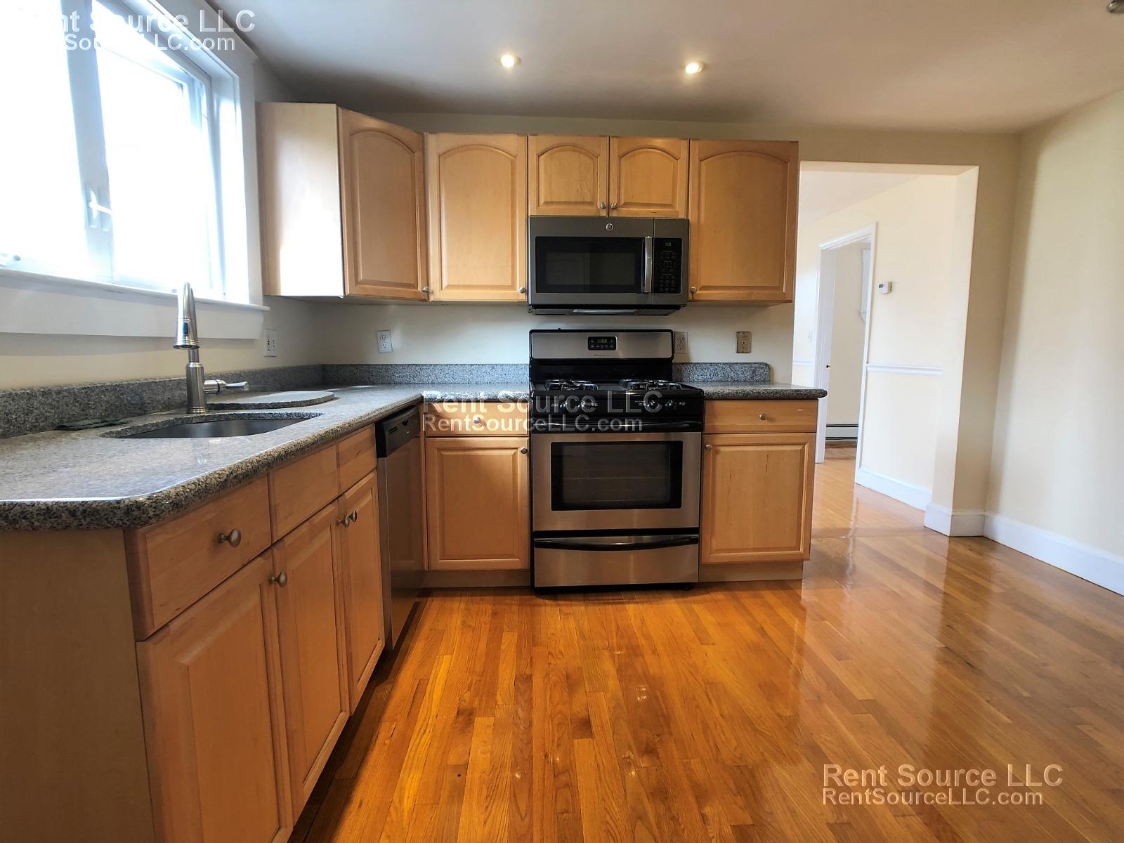 3 bed, 1 bath apartment for rent at 11 Clyde St Unit 2, Somerville — photo 3 of 18