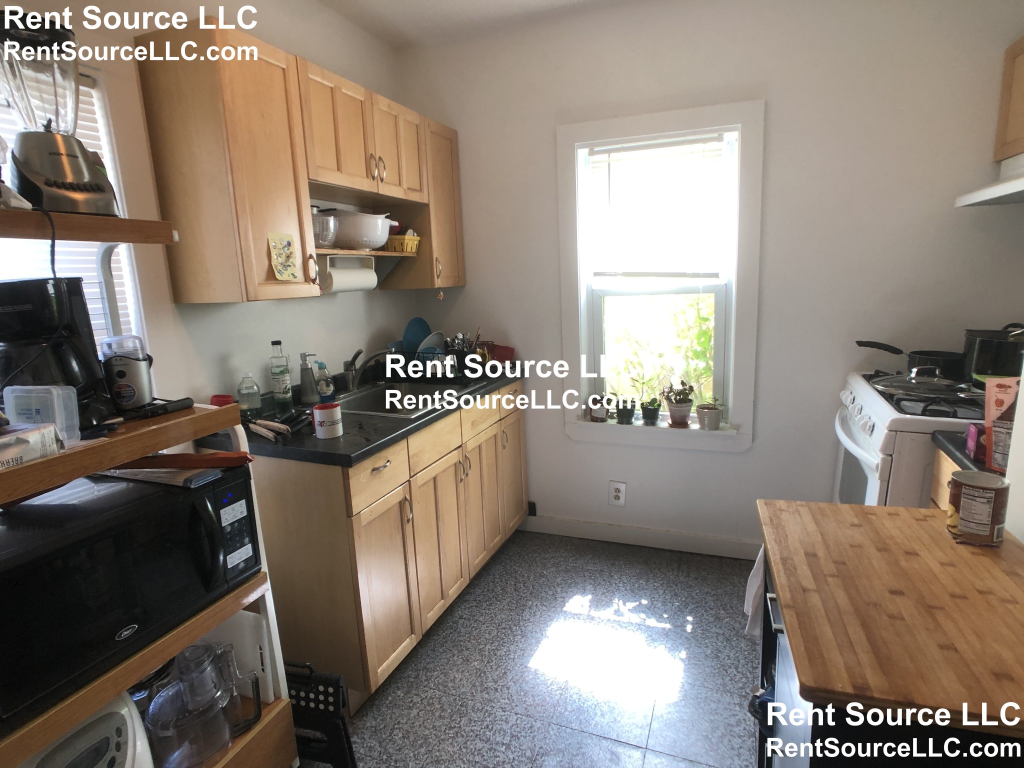 1.5 bed, 1 bath apartment for rent at 16 Moore St Unit 1, Davis Square — photo 3 of 12