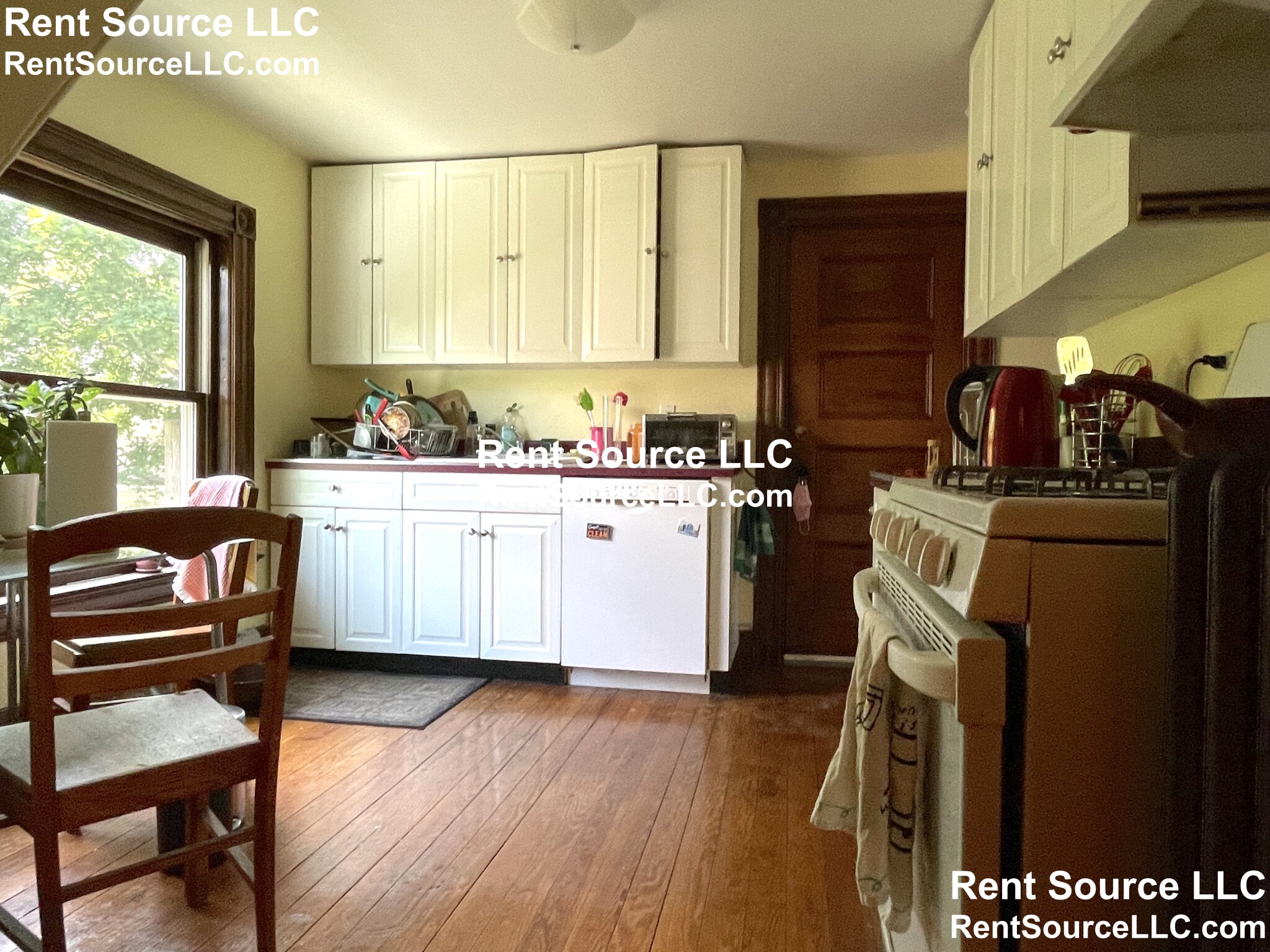 3 bed, 1 bath apartment for rent at 16 Whittier St Unit 3, Cambridge — photo 5 of 13