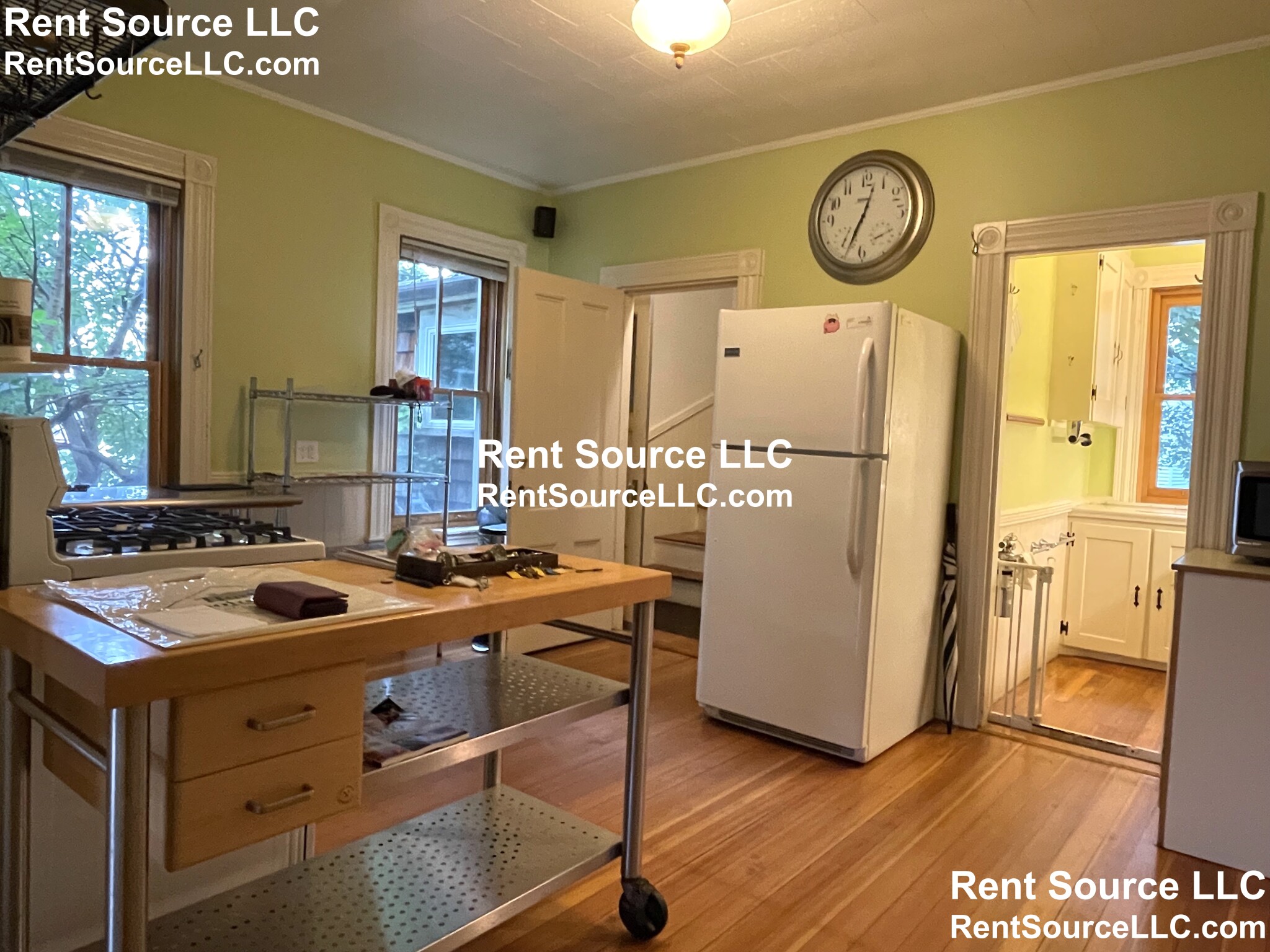 3 bed, 1 bath apartment for rent at 18 Central St Unit 2, Somerville — photo 2 of 18