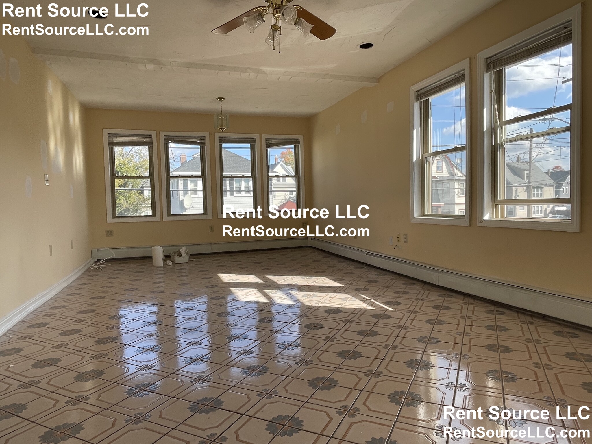 2.5 bed, 1 bath apartment for rent at 247 Riverside Ave Unit 2, Medford — photo 3 of 14