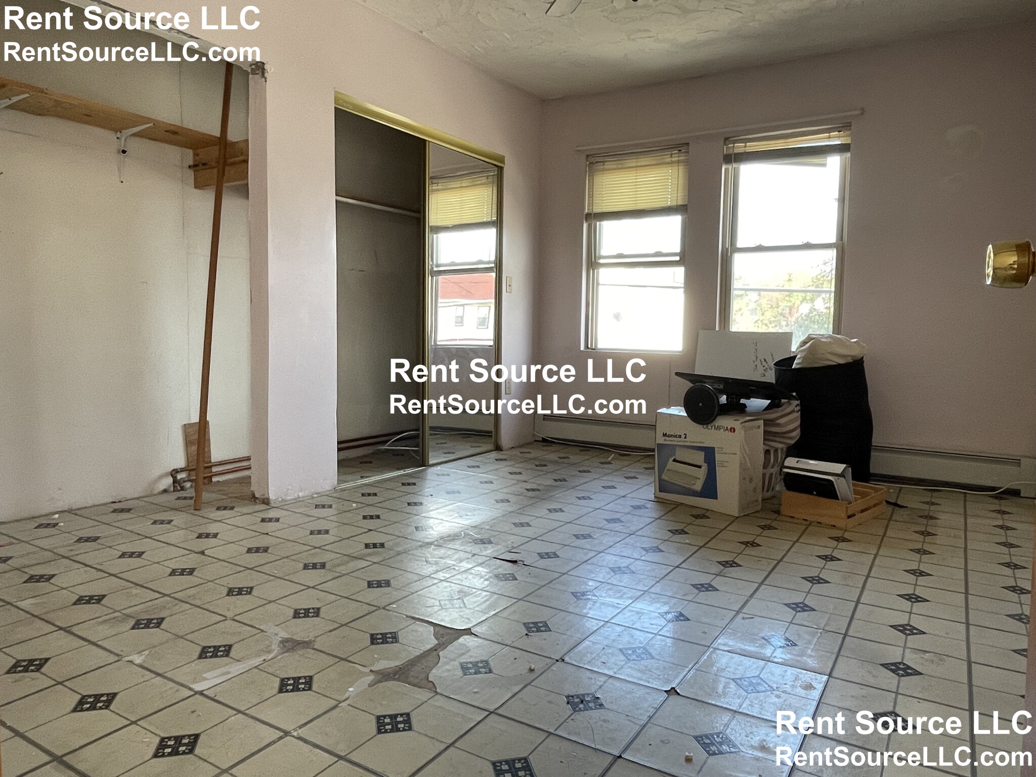 2.5 bed, 1 bath apartment for rent at 247 Riverside Ave Unit 2, Medford — photo 13 of 14
