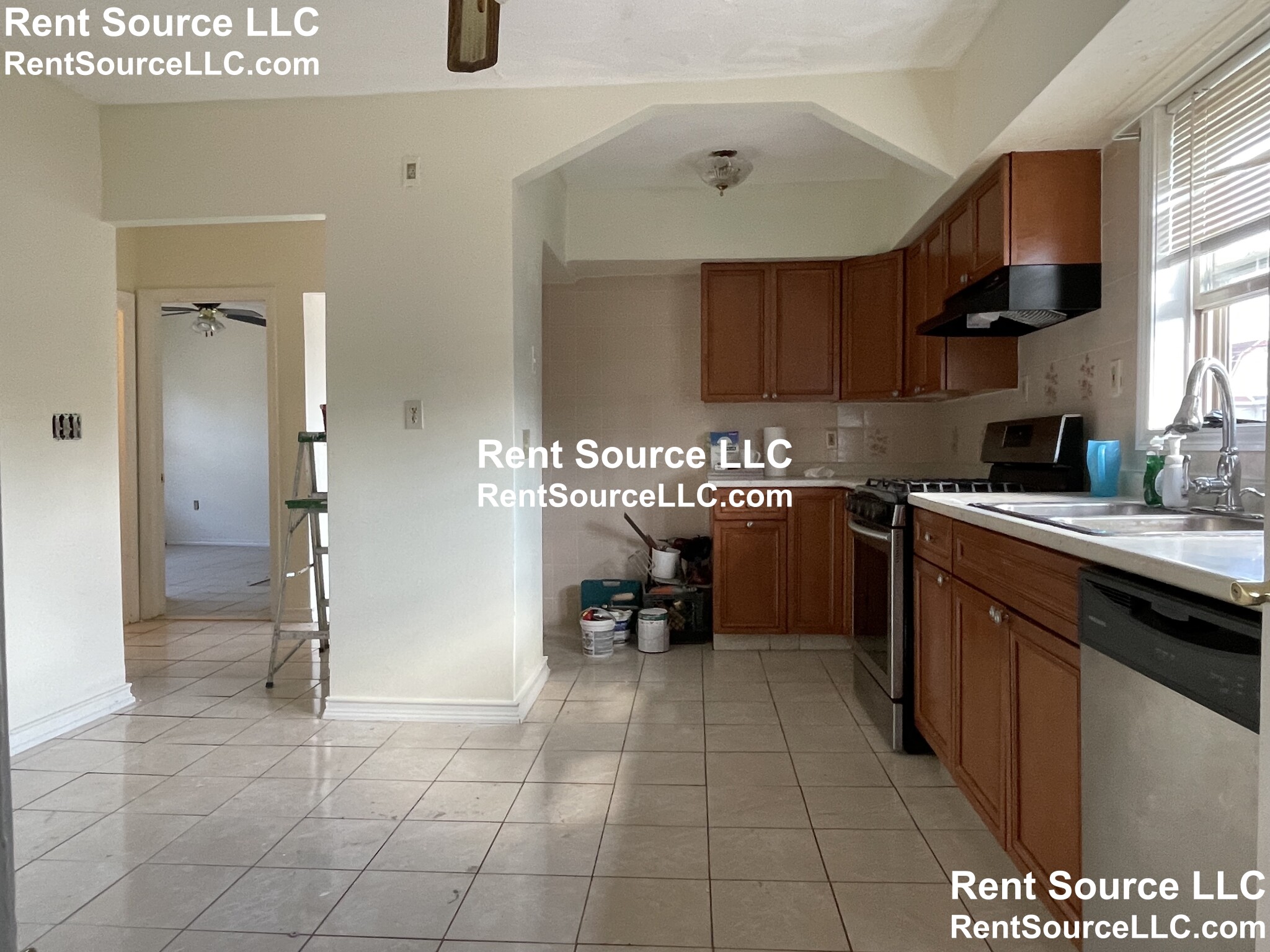 2.5 bed, 1 bath apartment for rent at 247 Riverside Ave Unit 2, Medford — photo 4 of 14