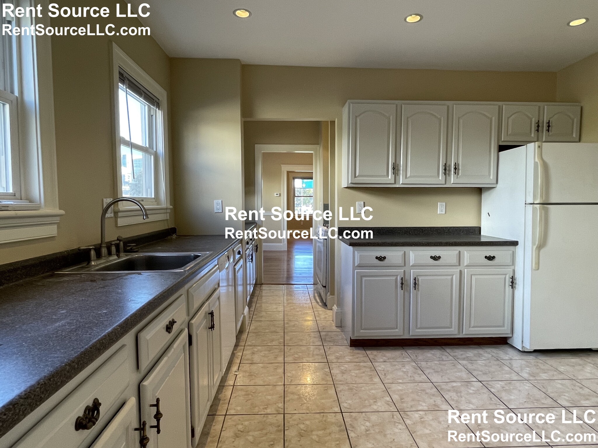 2 bed, 1 bath apartment for rent at 40 Ten Hills Rd Unit 2, Winter Hill — photo 5 of 18