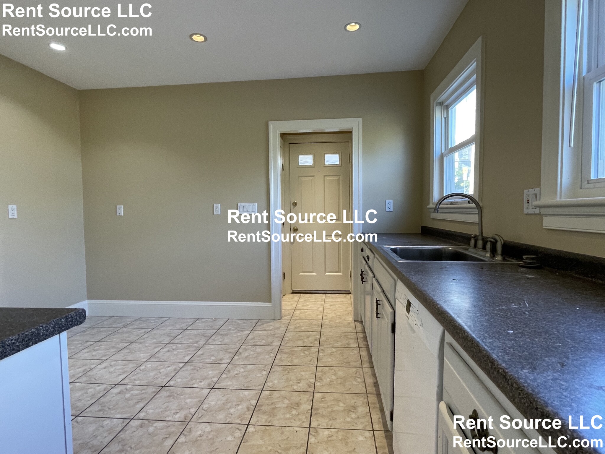 2 bed, 1 bath apartment for rent at 40 Ten Hills Rd Unit 2, Winter Hill — photo 8 of 18