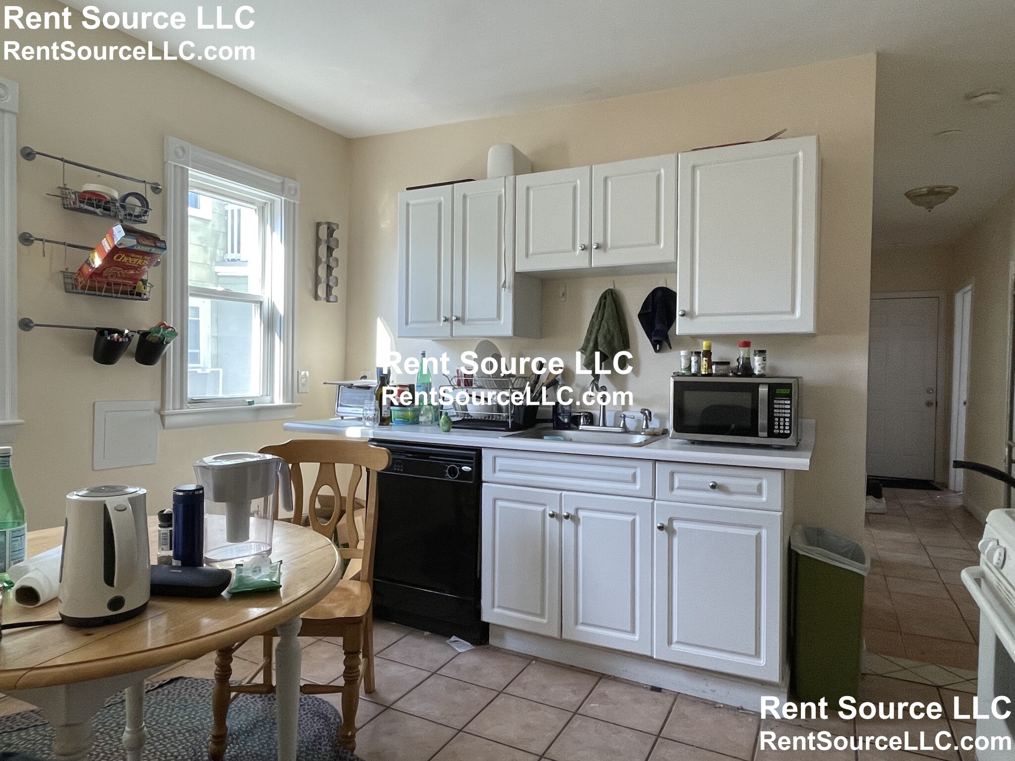 3 bed, 1 bath apartment for rent at 64 Conwell Ave Unit 2, Davis Square — photo 3 of 16