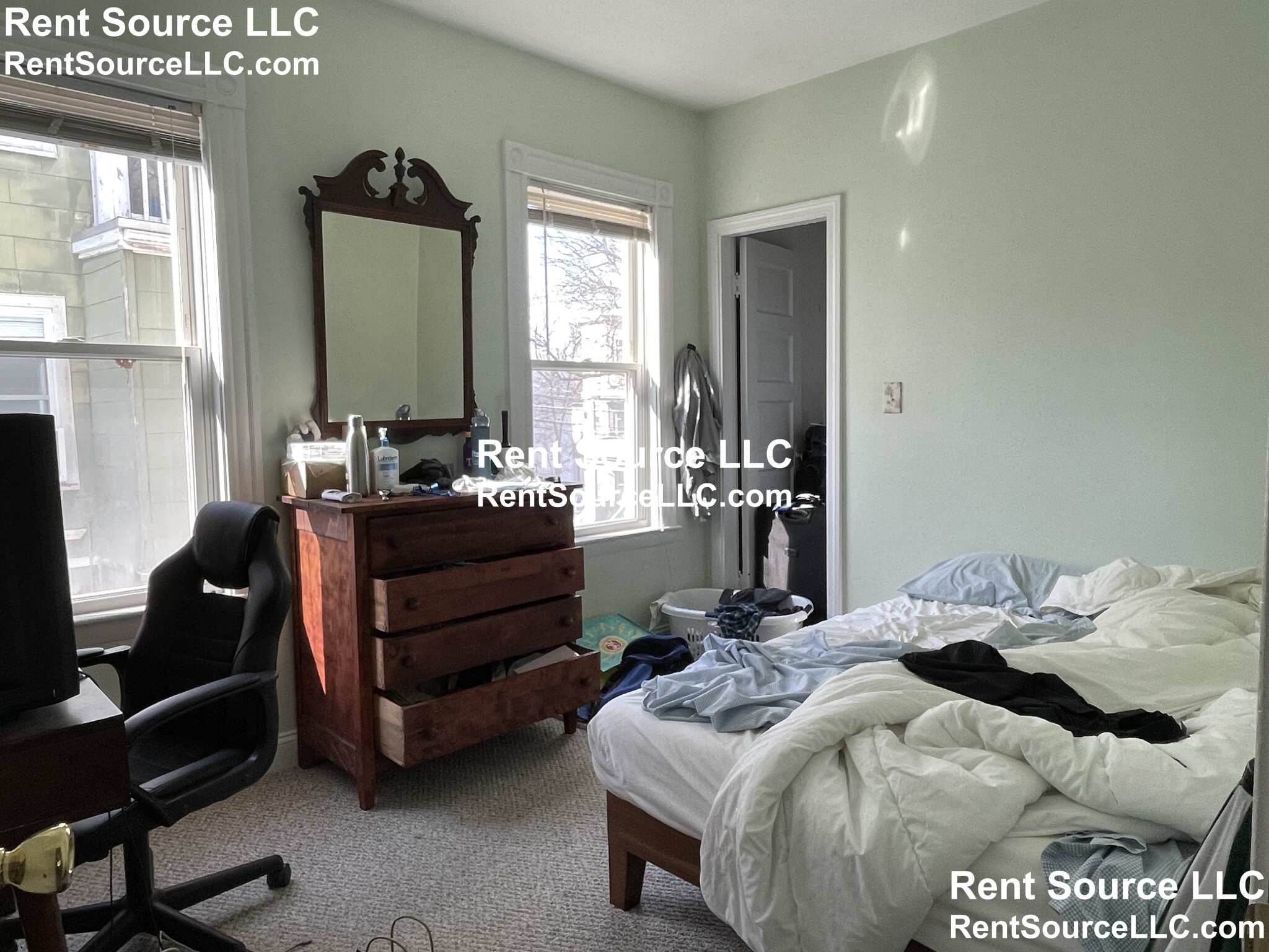 3 bed, 1 bath apartment for rent at 64 Conwell Ave Unit 2, Davis Square — photo 5 of 16