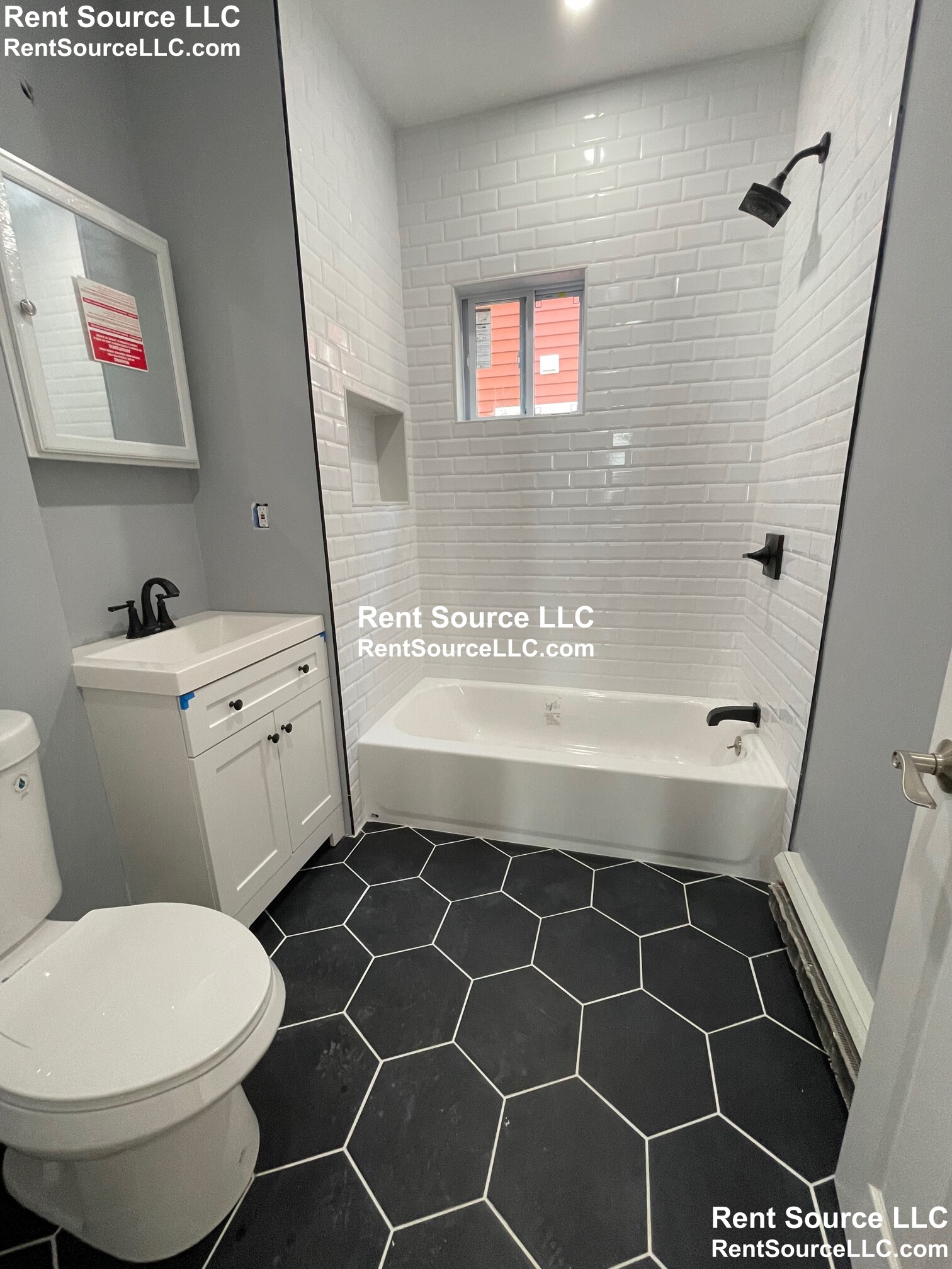 18 Lyons St, Watertown