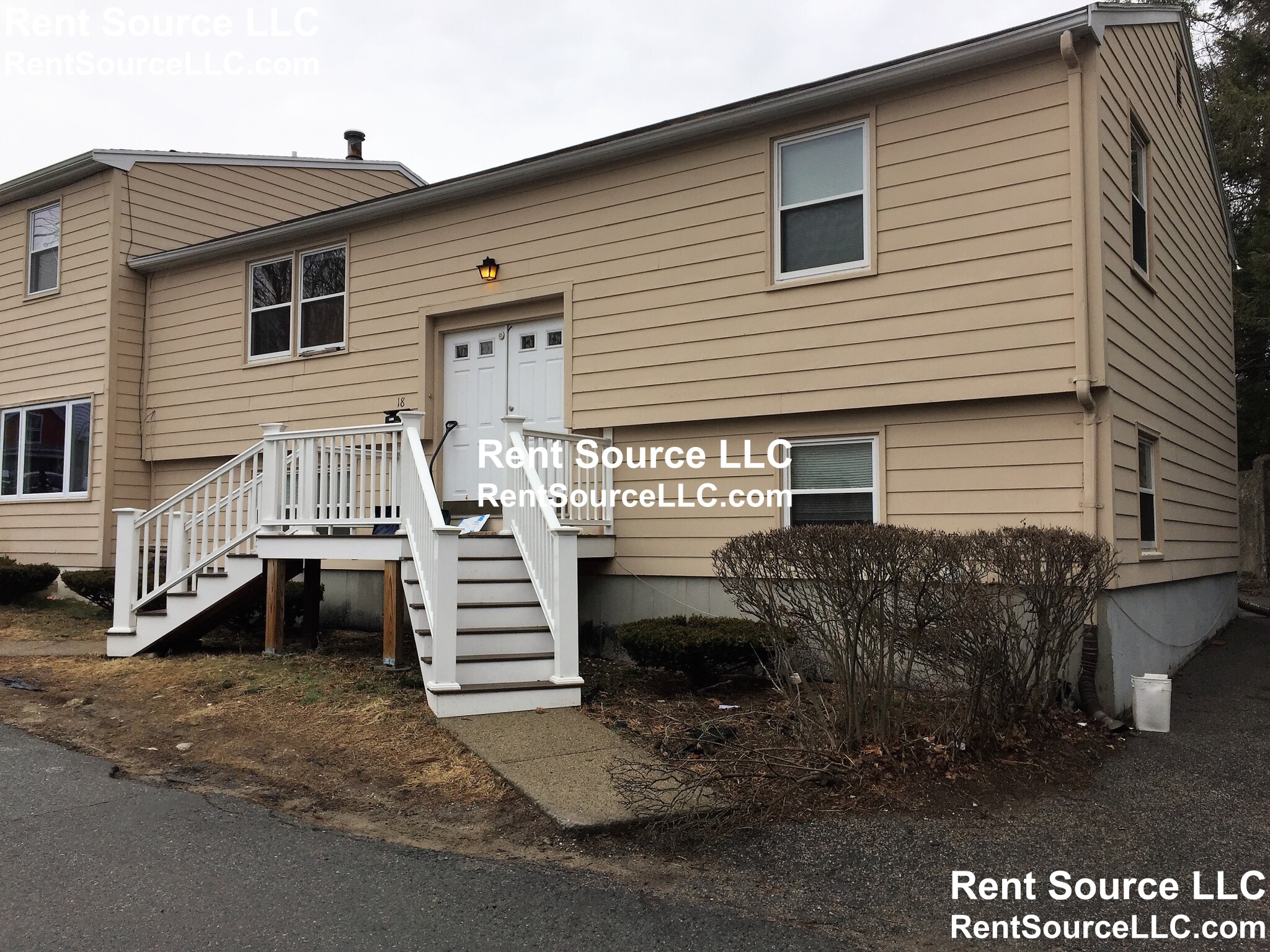 18 Lyons St, Watertown