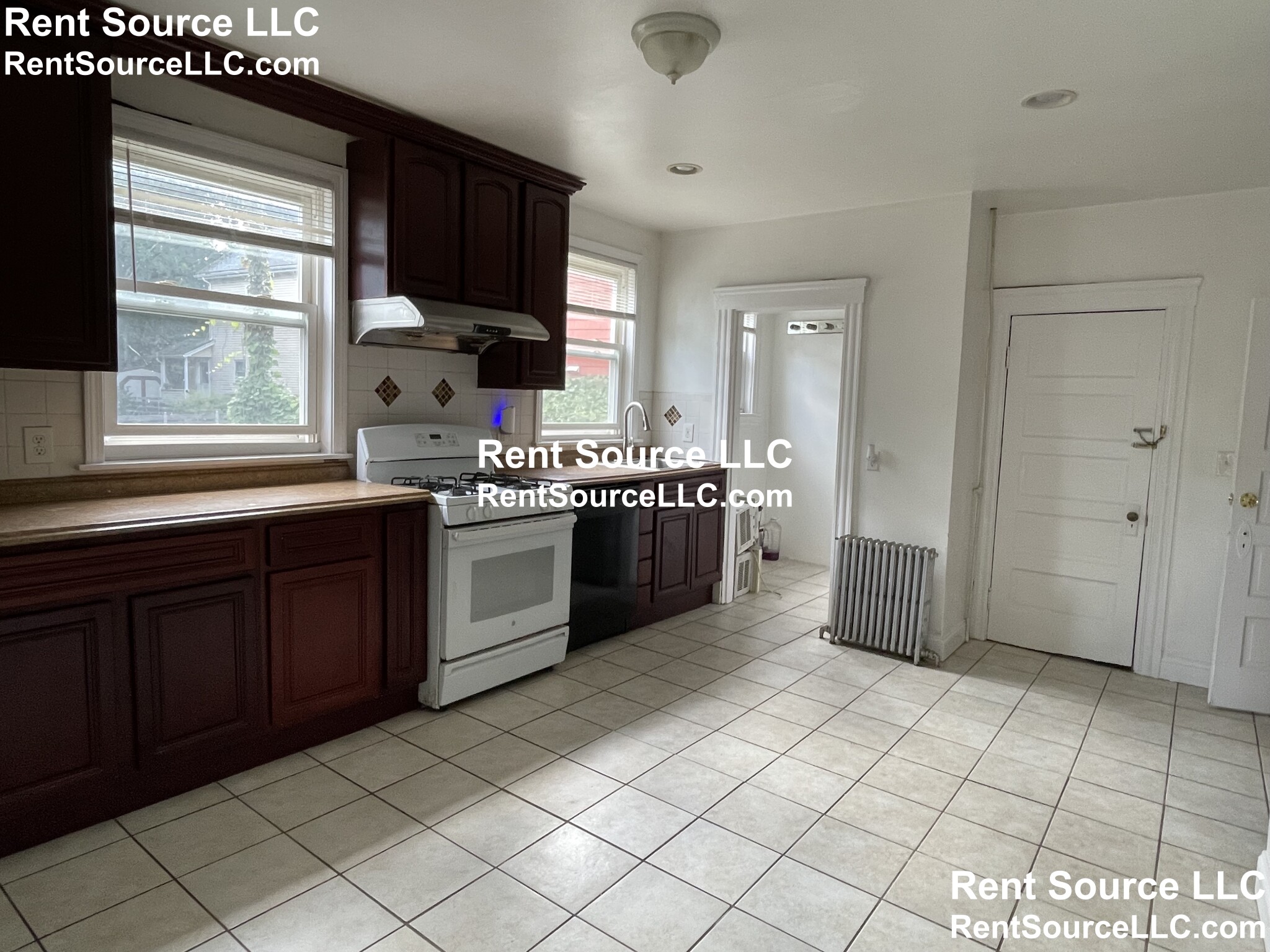 28 Holworthy St, Strawberry Hill