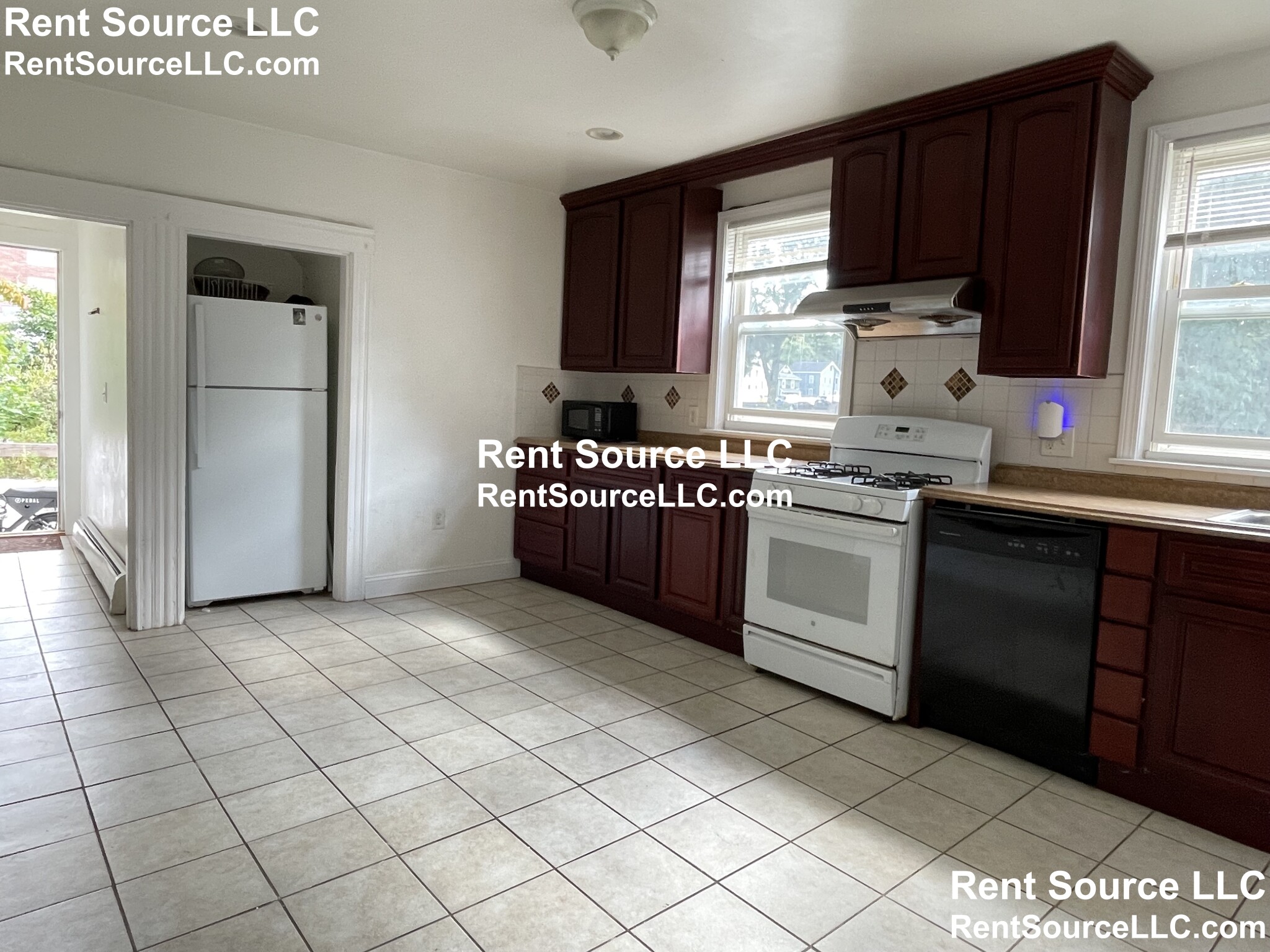 28 Holworthy St, Strawberry Hill