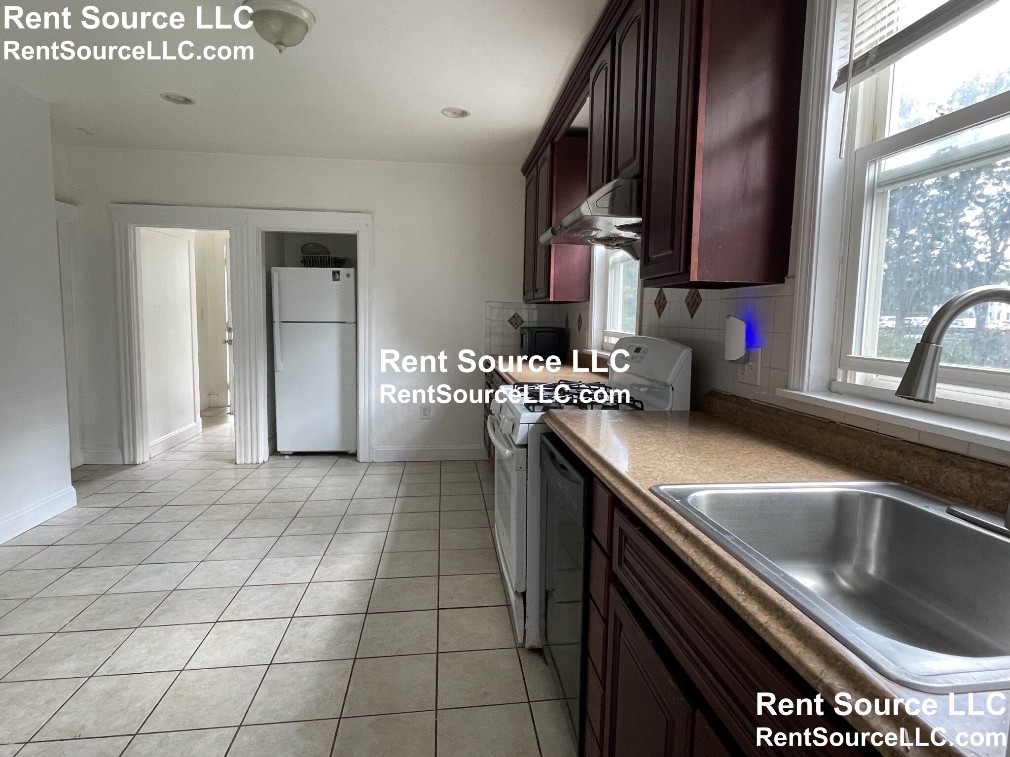 28 Holworthy St, Strawberry Hill