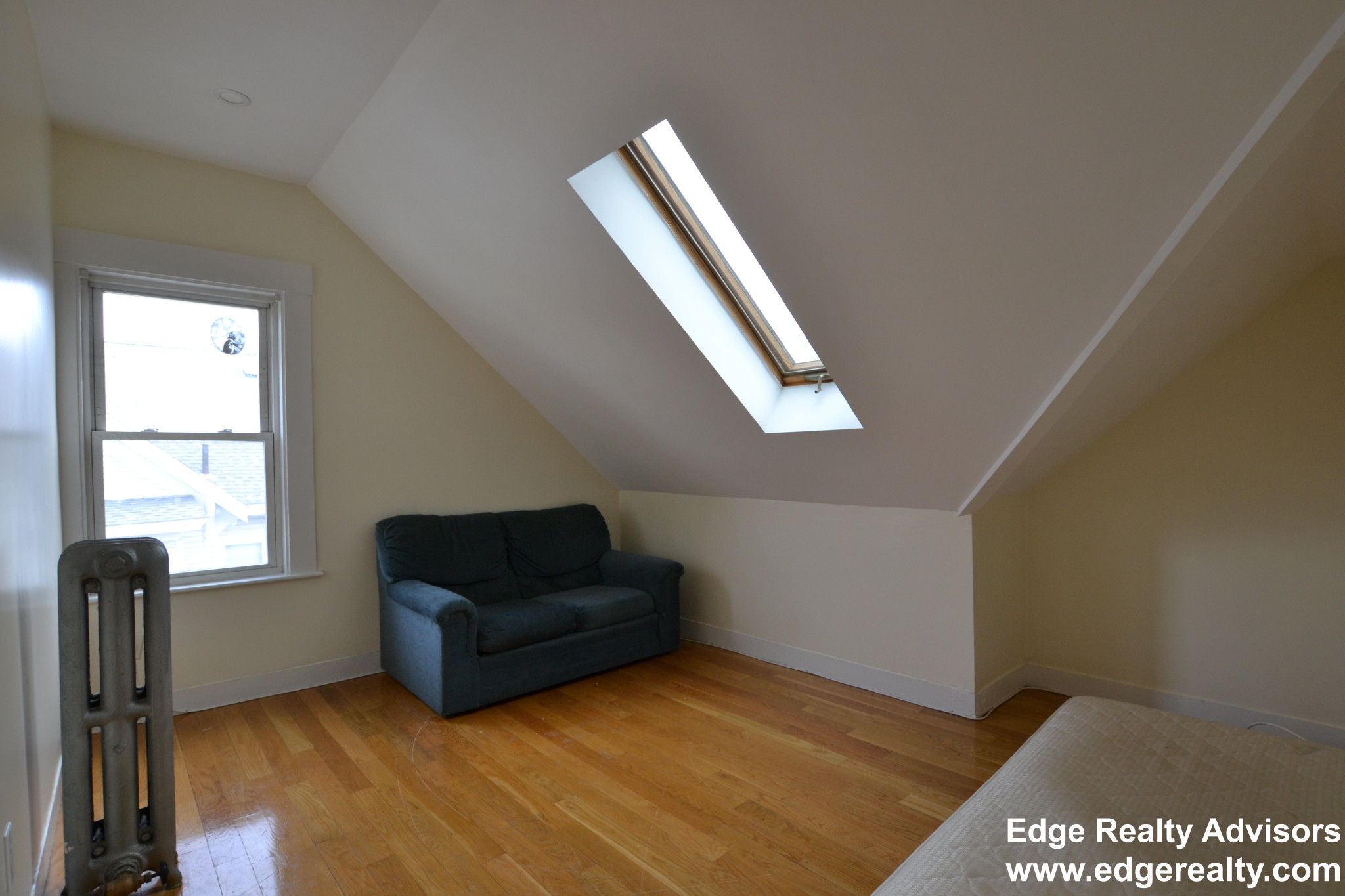 4 bed, 2 bath apartment for rent at 274 Crescent St Unit 2, Waltham — photo 7 of 12
