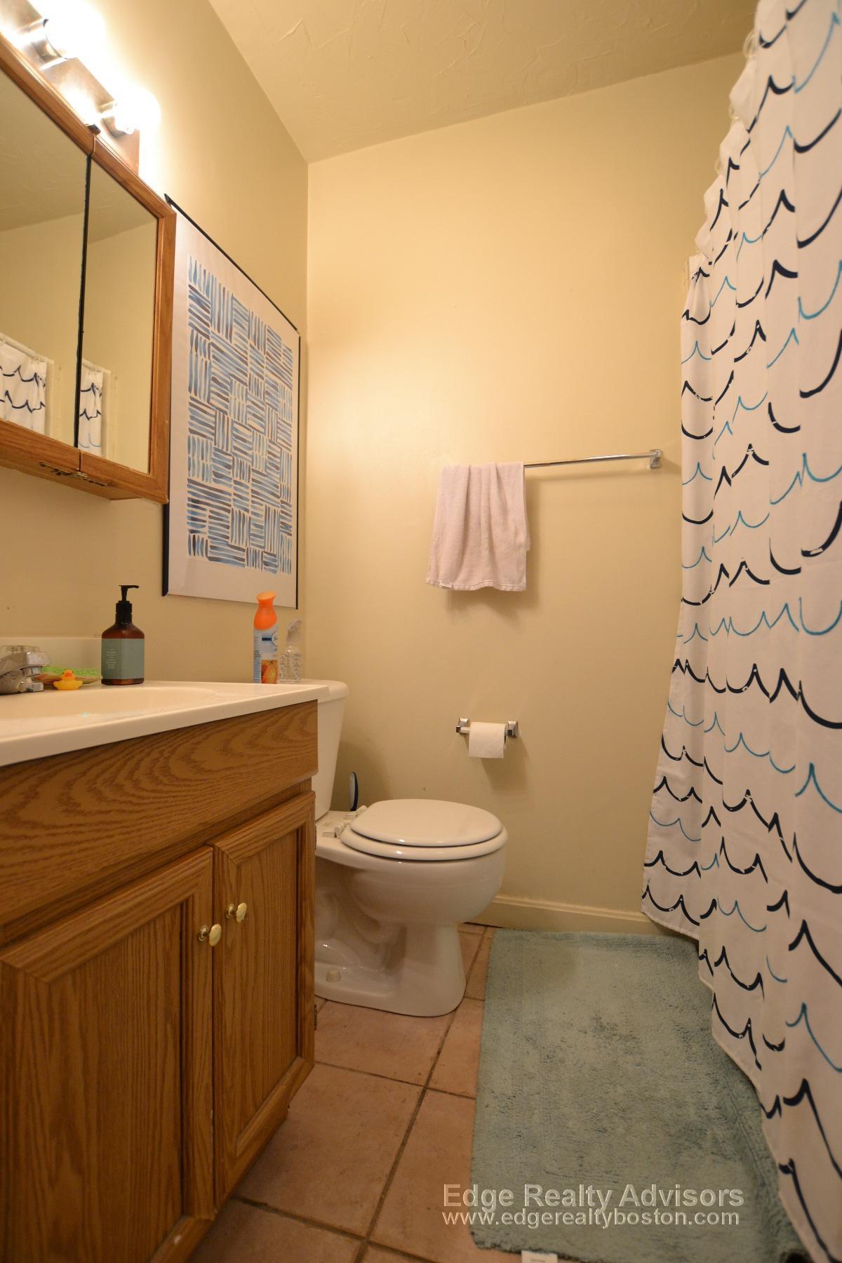 4 bed, 2 bath apartment for rent at 1280 Commonwealth Ave Unit 4, Allston — photo 8 of 11