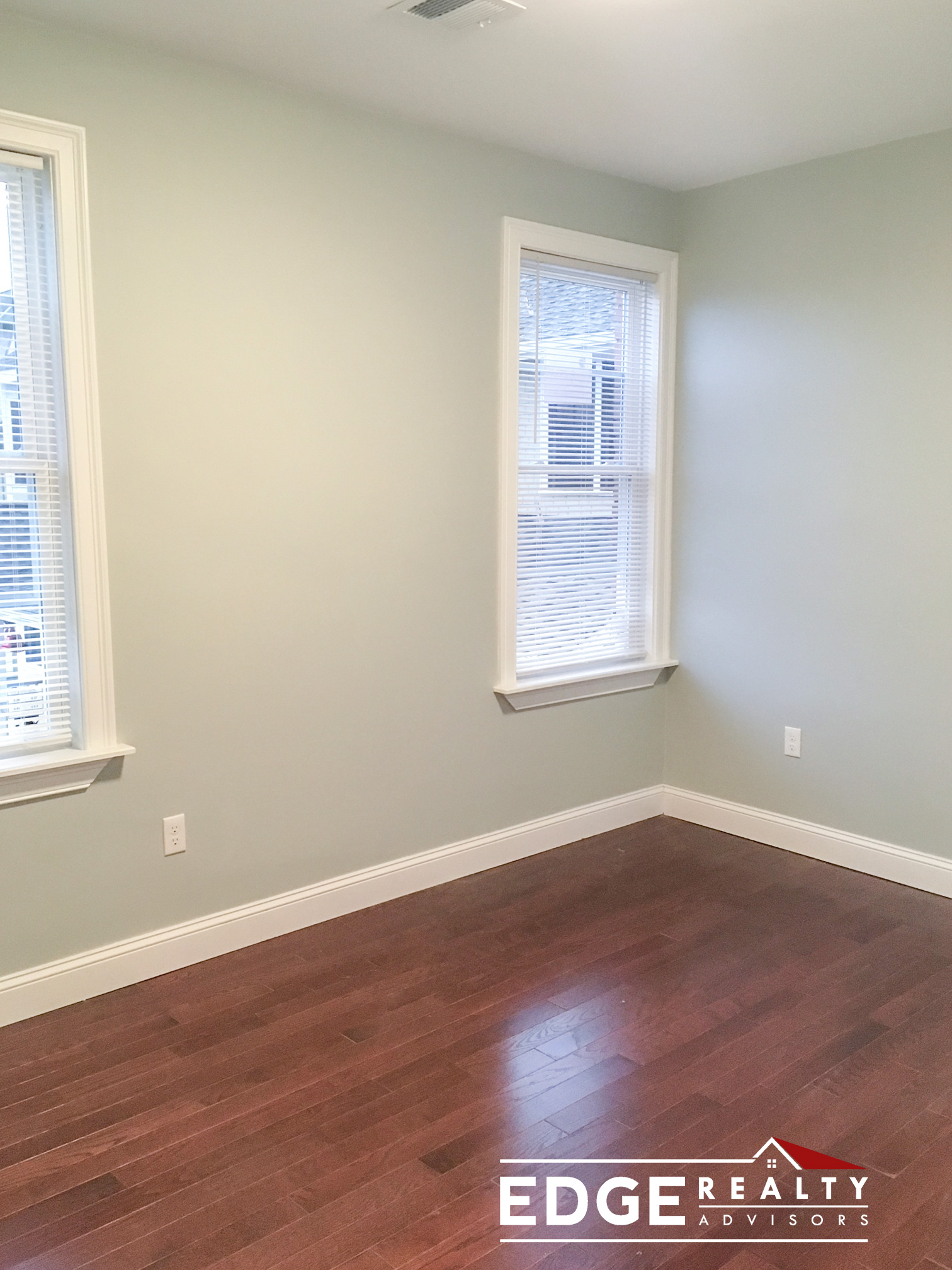 5 Millmont St, Roxbury