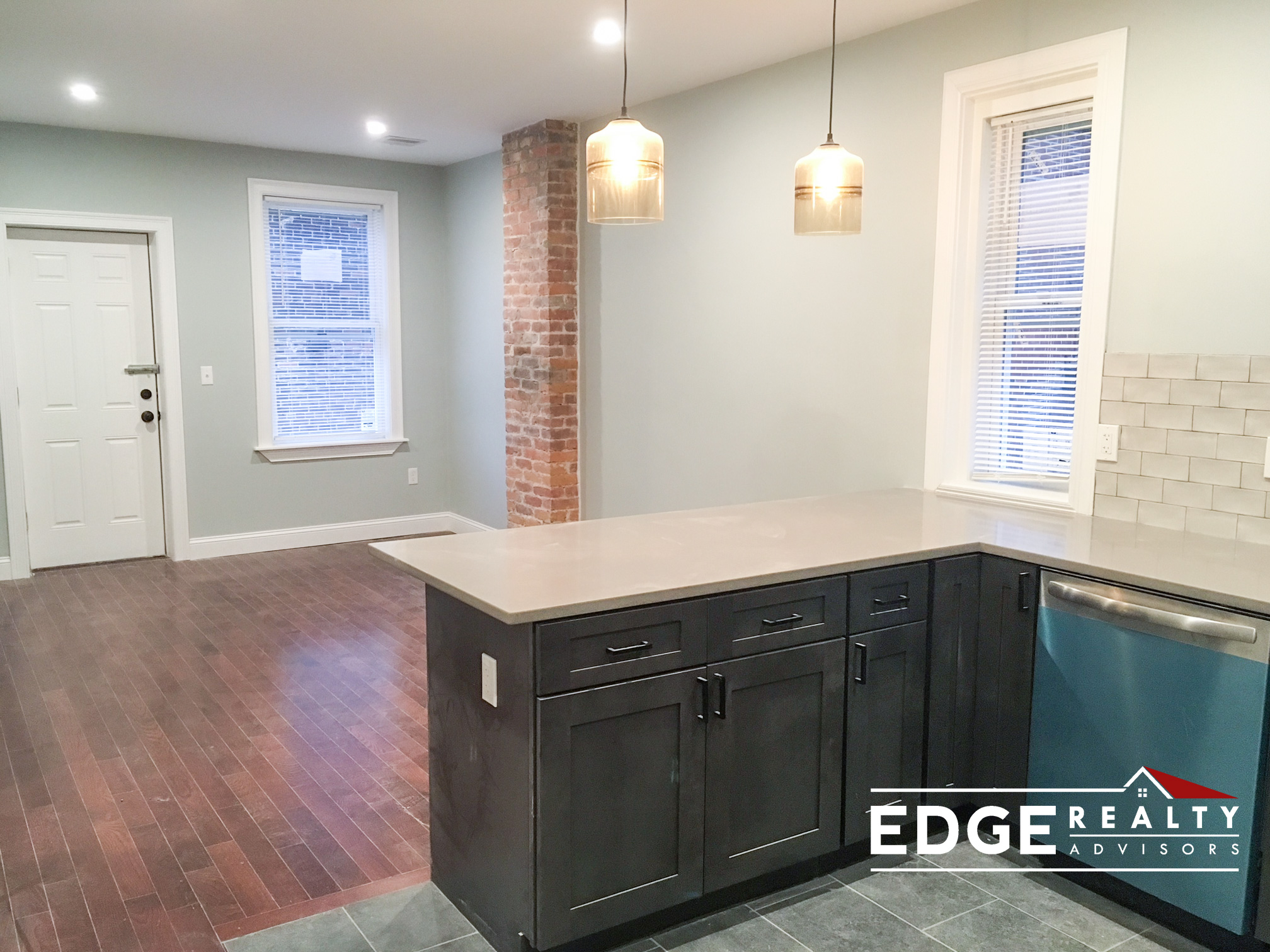 5 Millmont St, Roxbury