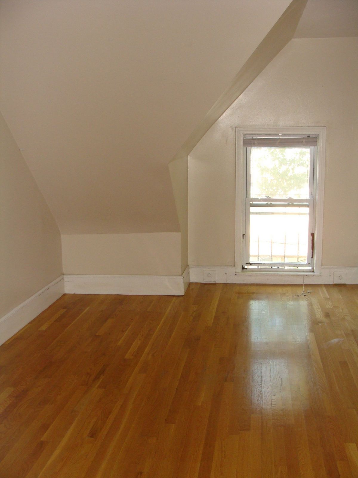 3 bed, 1 bath apartment for rent at 45 Pratt St Unit 3, Allston — photo 9 of 11