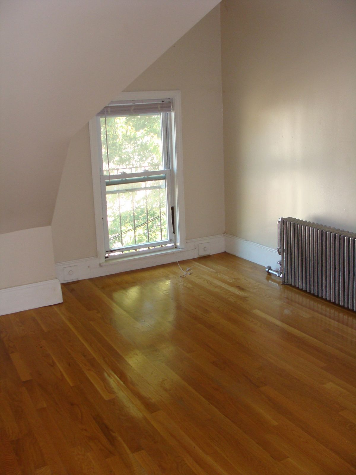 3 bed, 1 bath apartment for rent at 45 Pratt St Unit 3, Allston — photo 8 of 11
