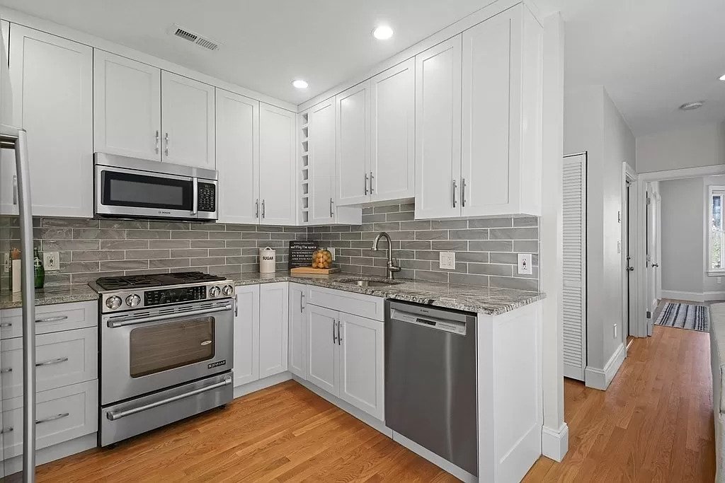 37 Gates St, South Boston