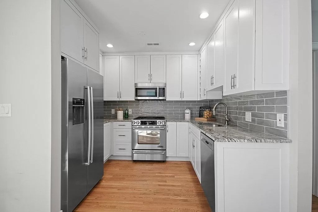 37 Gates St, South Boston