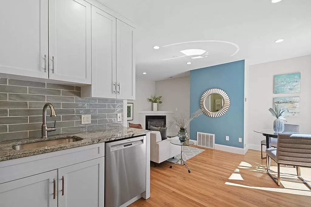 37 Gates St, South Boston