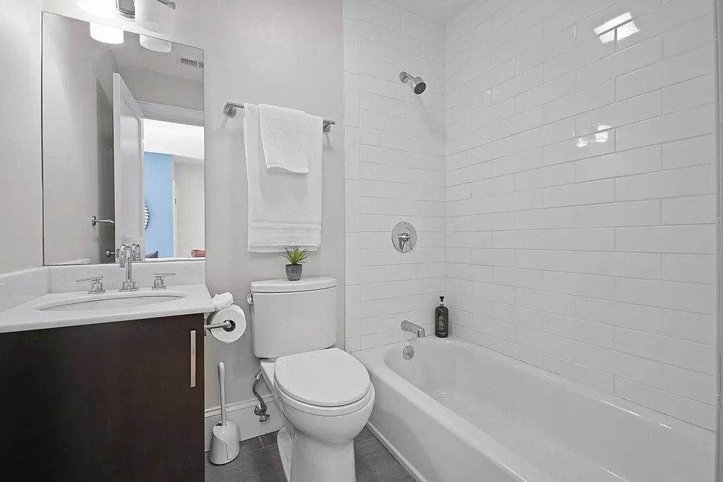 37 Gates St, South Boston