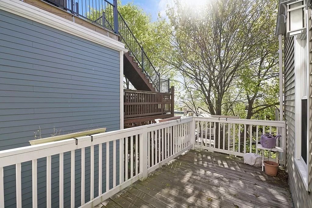 37 Gates St, South Boston