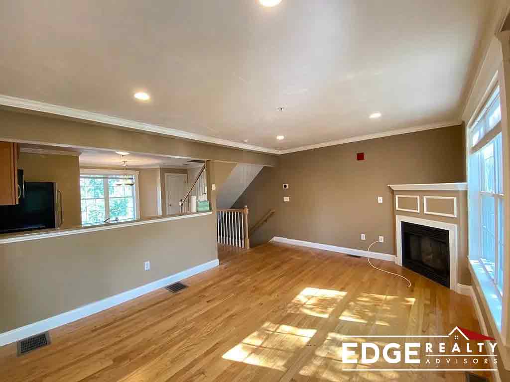 18 Middle St, Waltham