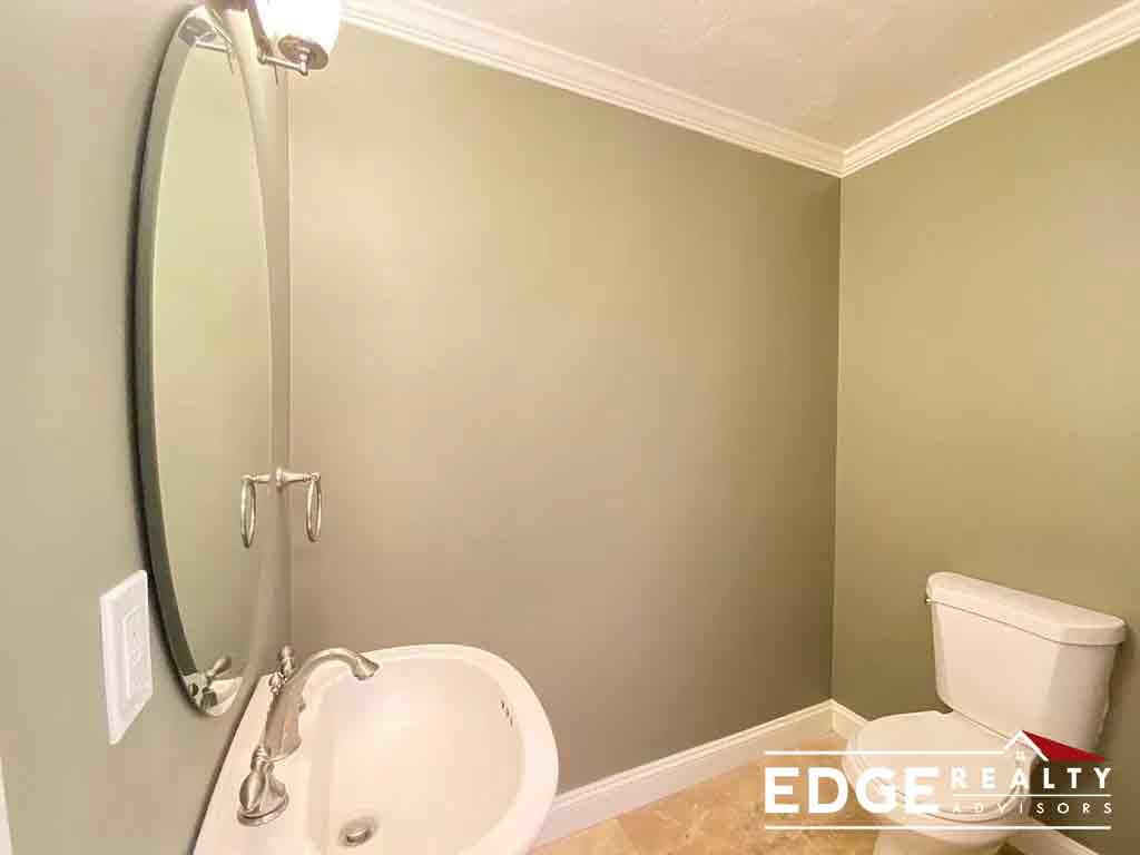 18 Middle St, Waltham