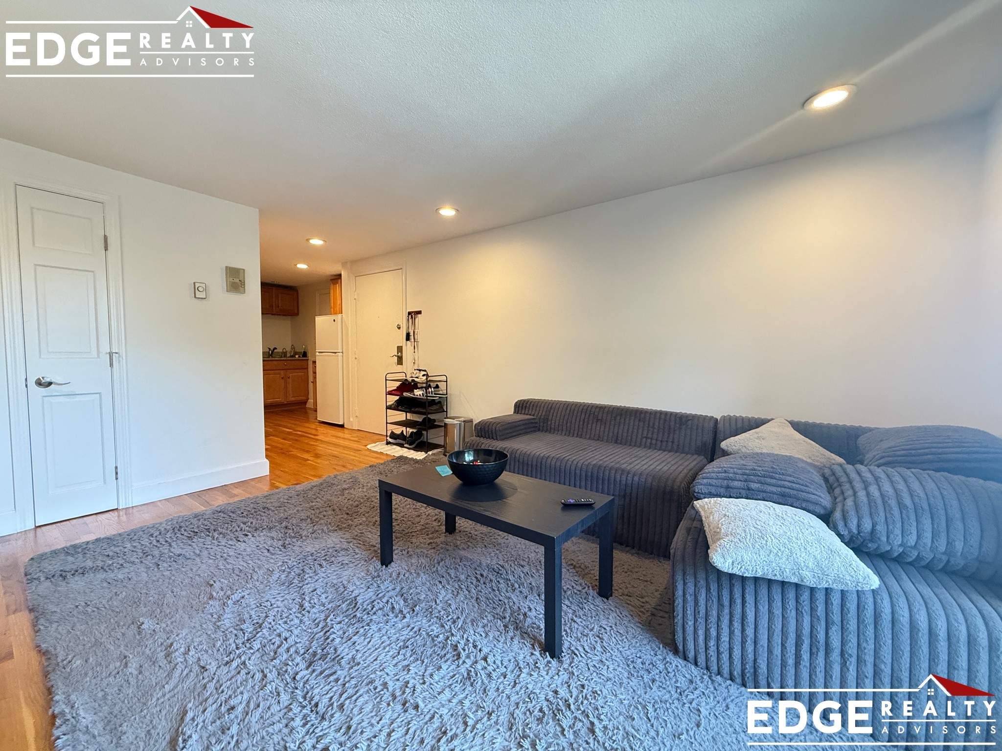 Photos of apartment on Euston Rd.,Boston MA 02135