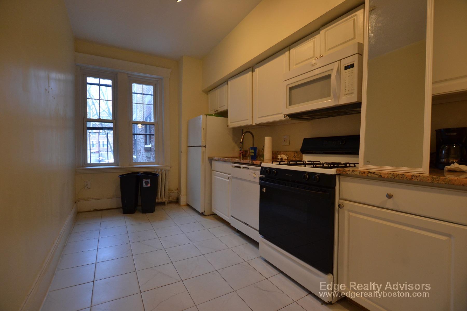 1868 Commonwealth Ave, Brighton