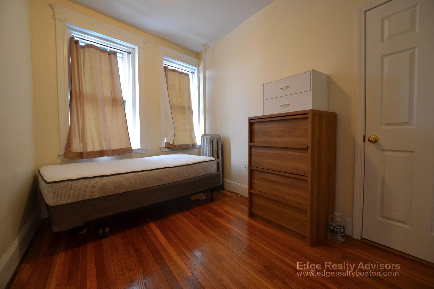 1868 Commonwealth Ave, Brighton