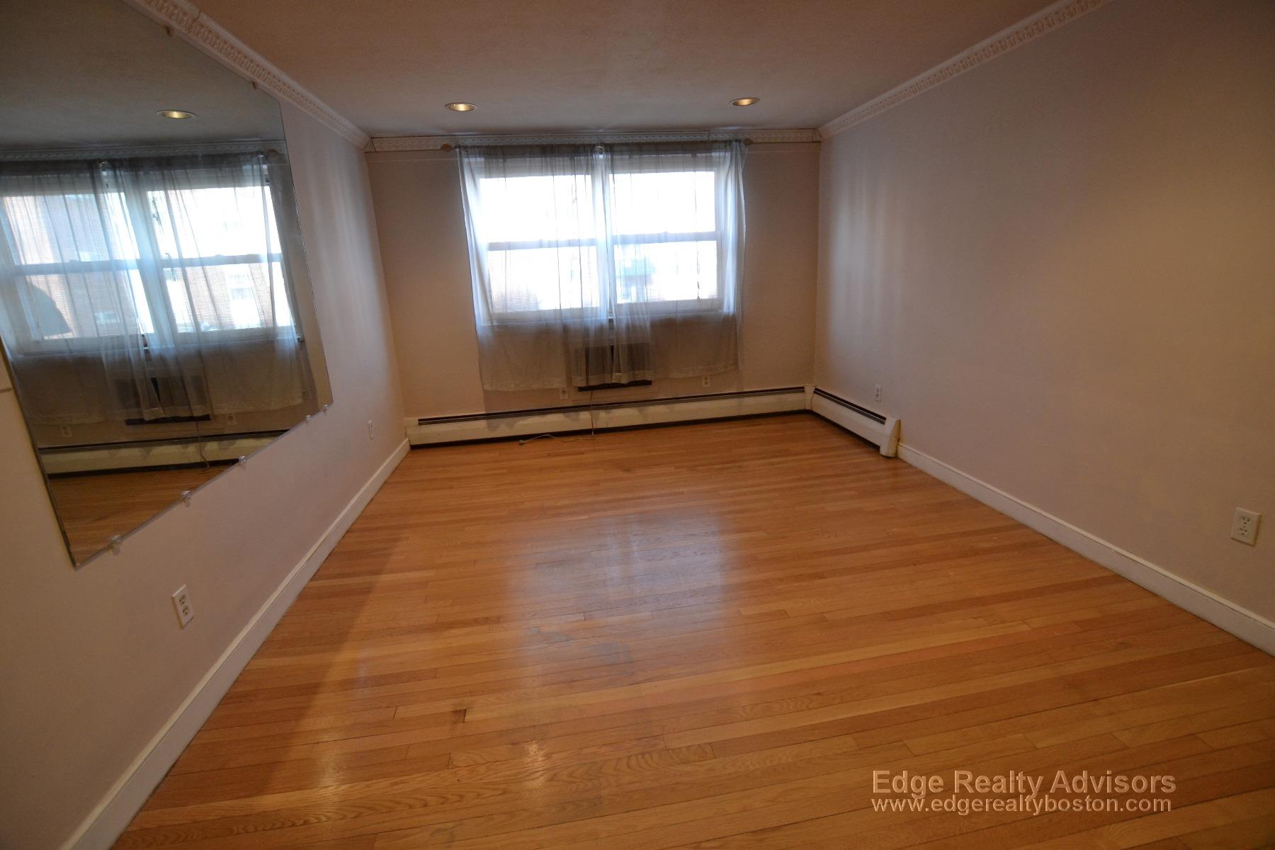2 bed, 1 bath apartment for rent at 21 Commonwealth Ct Unit 6, Brighton — photo 3 of 6