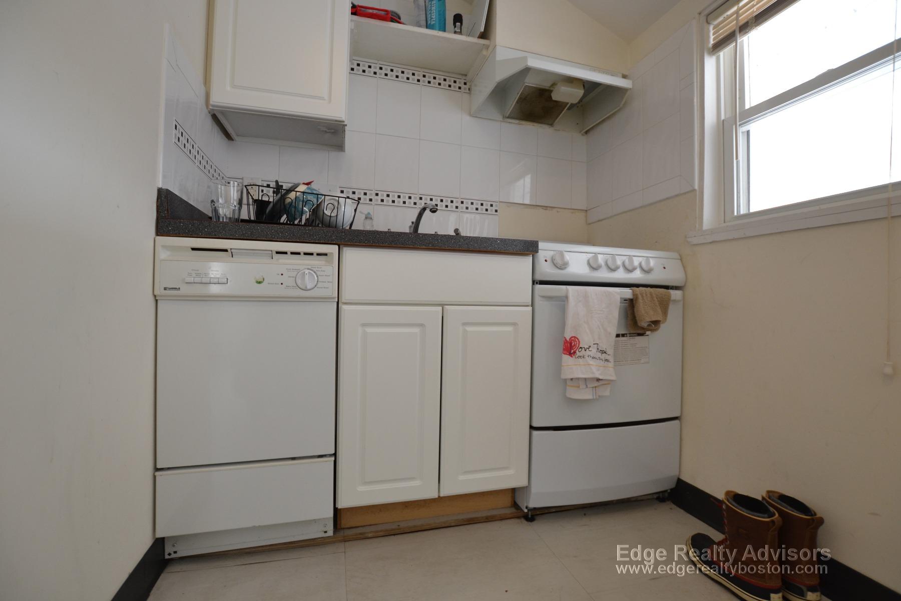 67 Ashford St, Allston