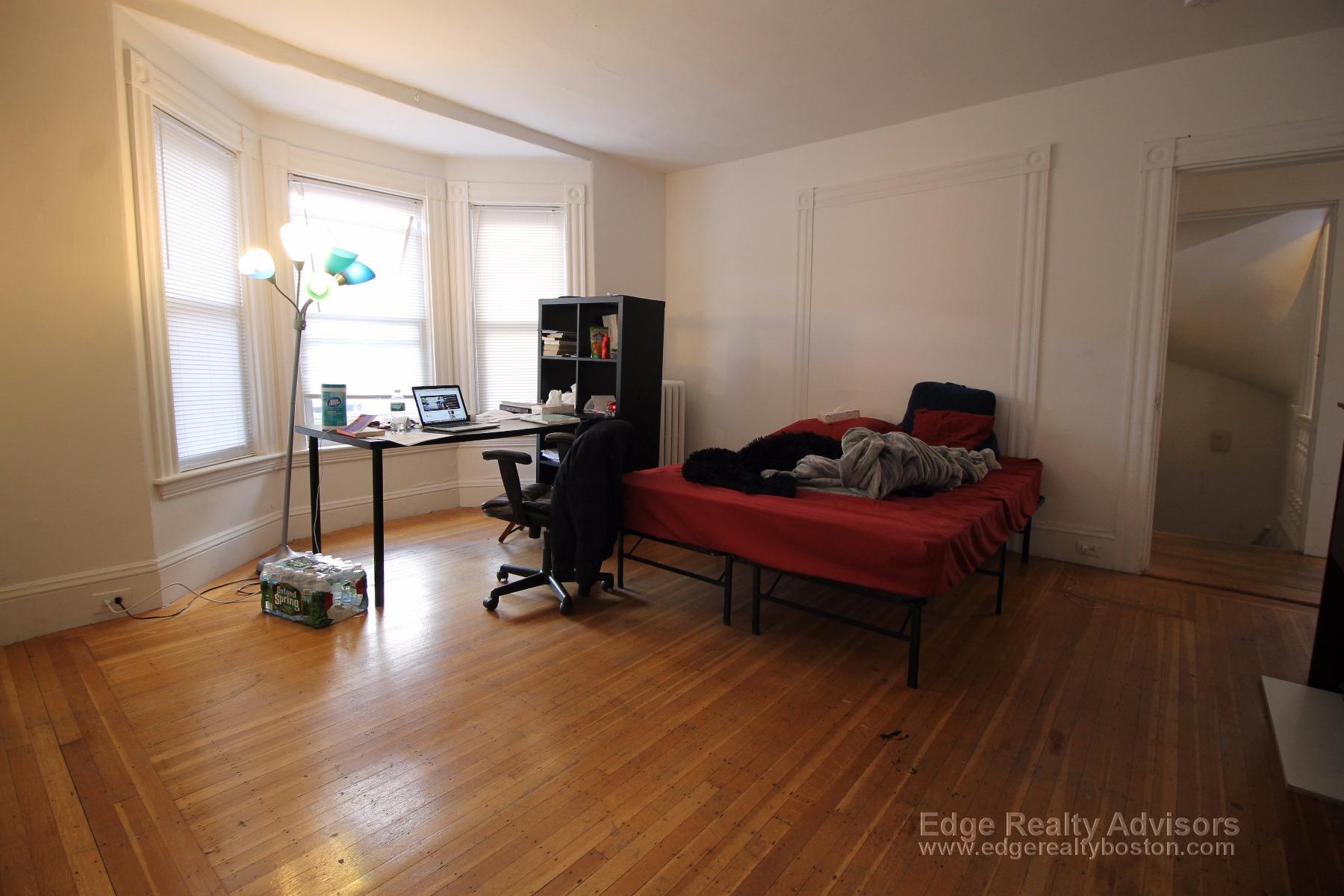 26 Ashford St, Allston