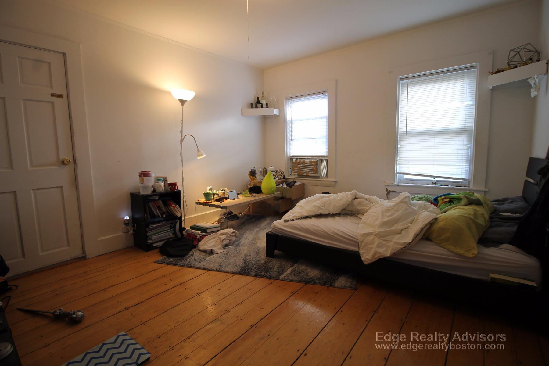 26 Ashford St, Allston