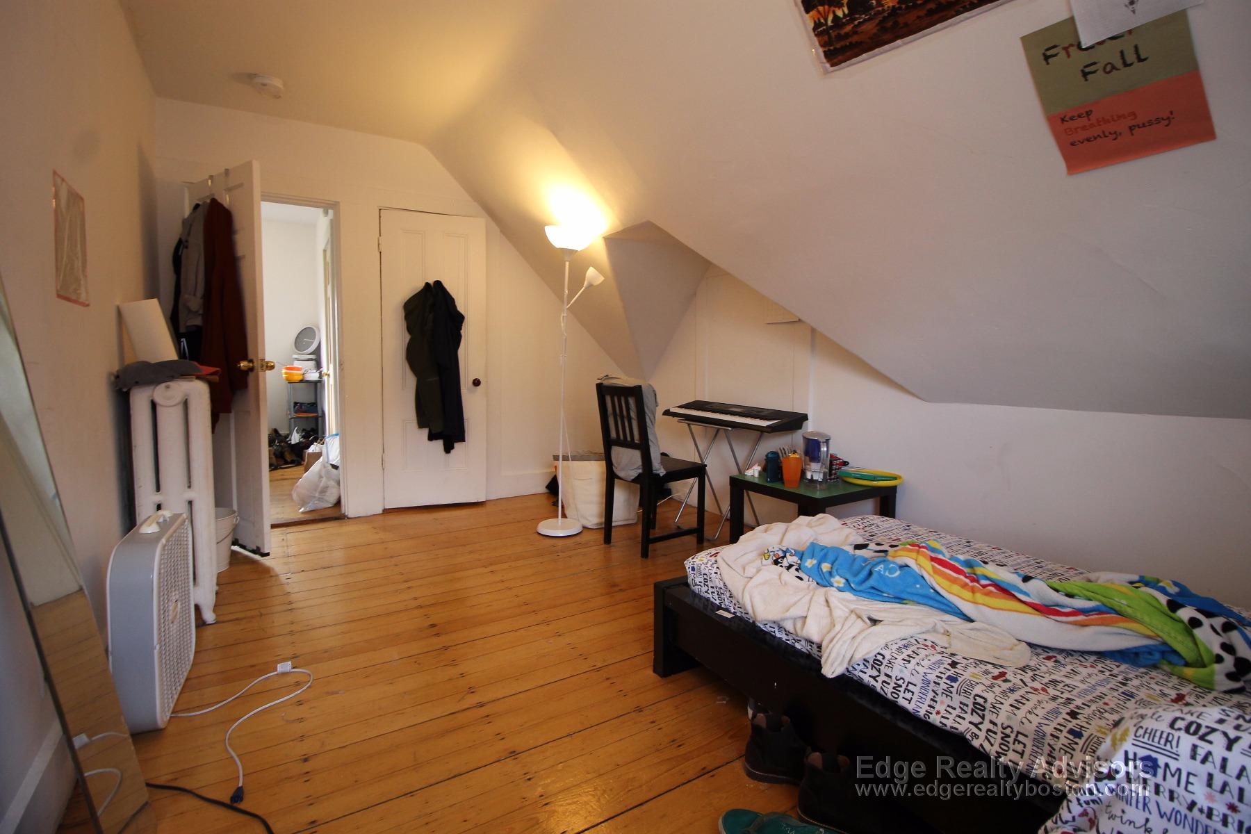 26 Ashford St, Allston