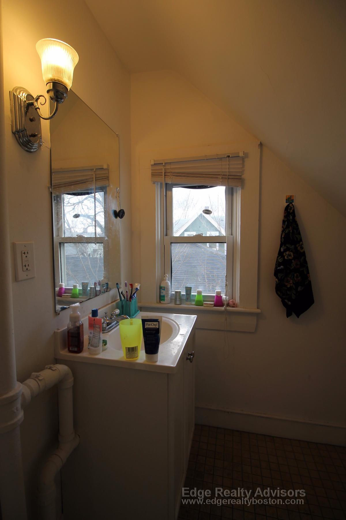 26 Ashford St, Allston