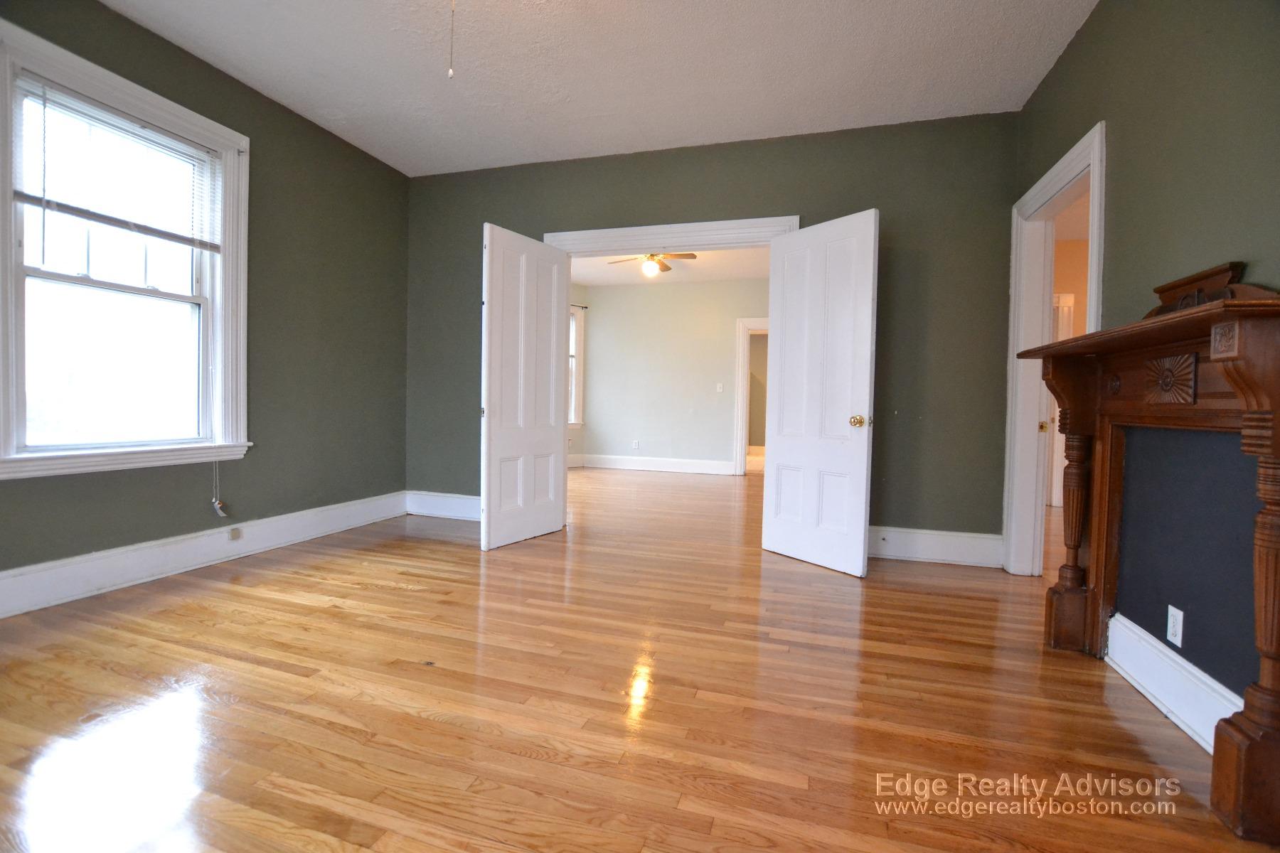 22 24 Everett Sq, Allston